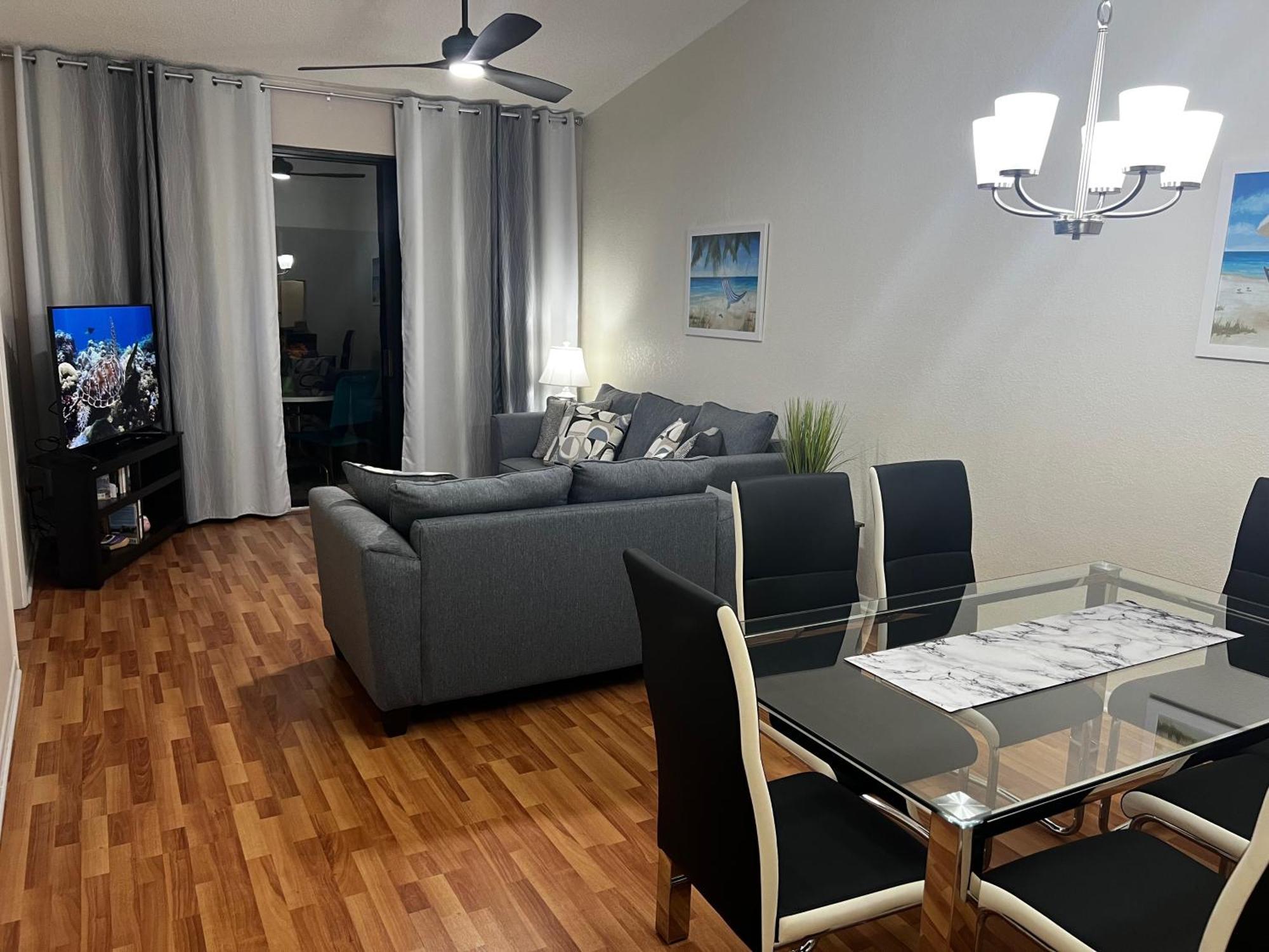 Apartment Stylish And Modern Shorewalk Close To Beaches, Heated Pools, Hot Tub, Img Academy, Dining
