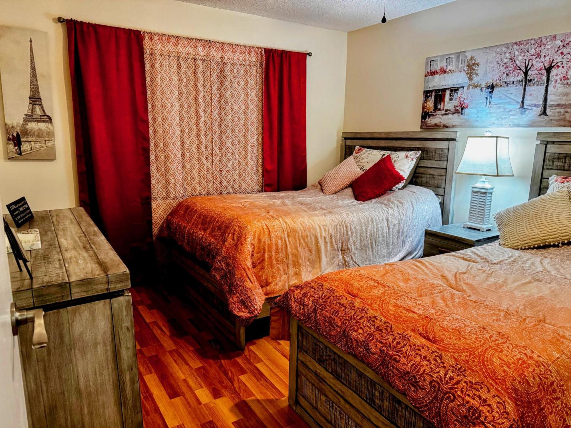 Stylish And Modern Shorewalk Close To Beaches, Heated Pools, Hot Tub, Img Academy, Dining *